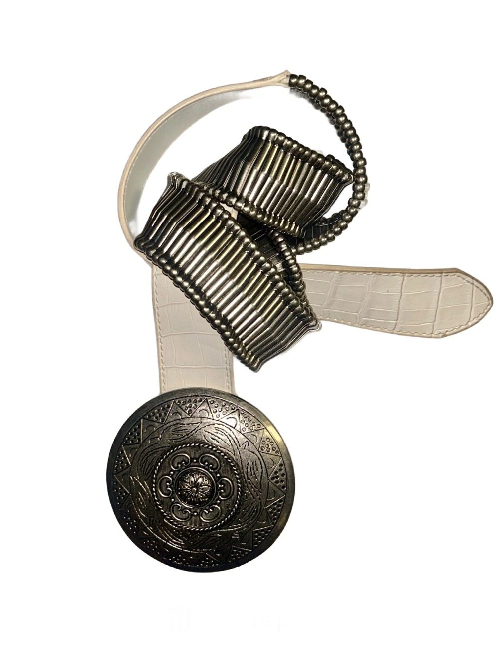 Metro 7 ~ Women’s Large/X-Large ~ White W/ Silver Metal Stretchy Belt